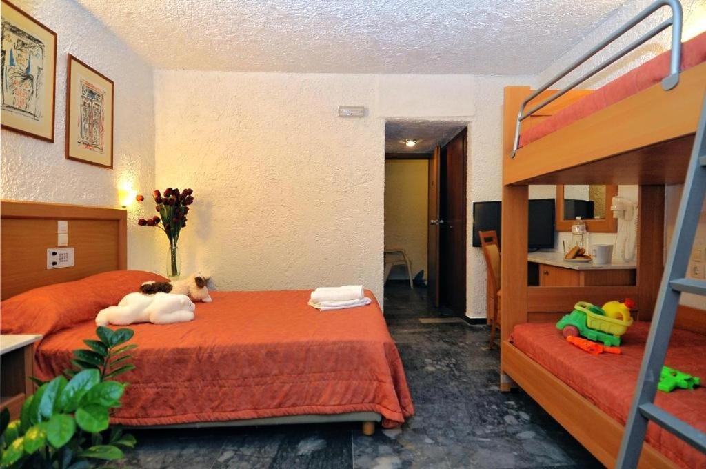 Karteros Hotel エクステリア 写真