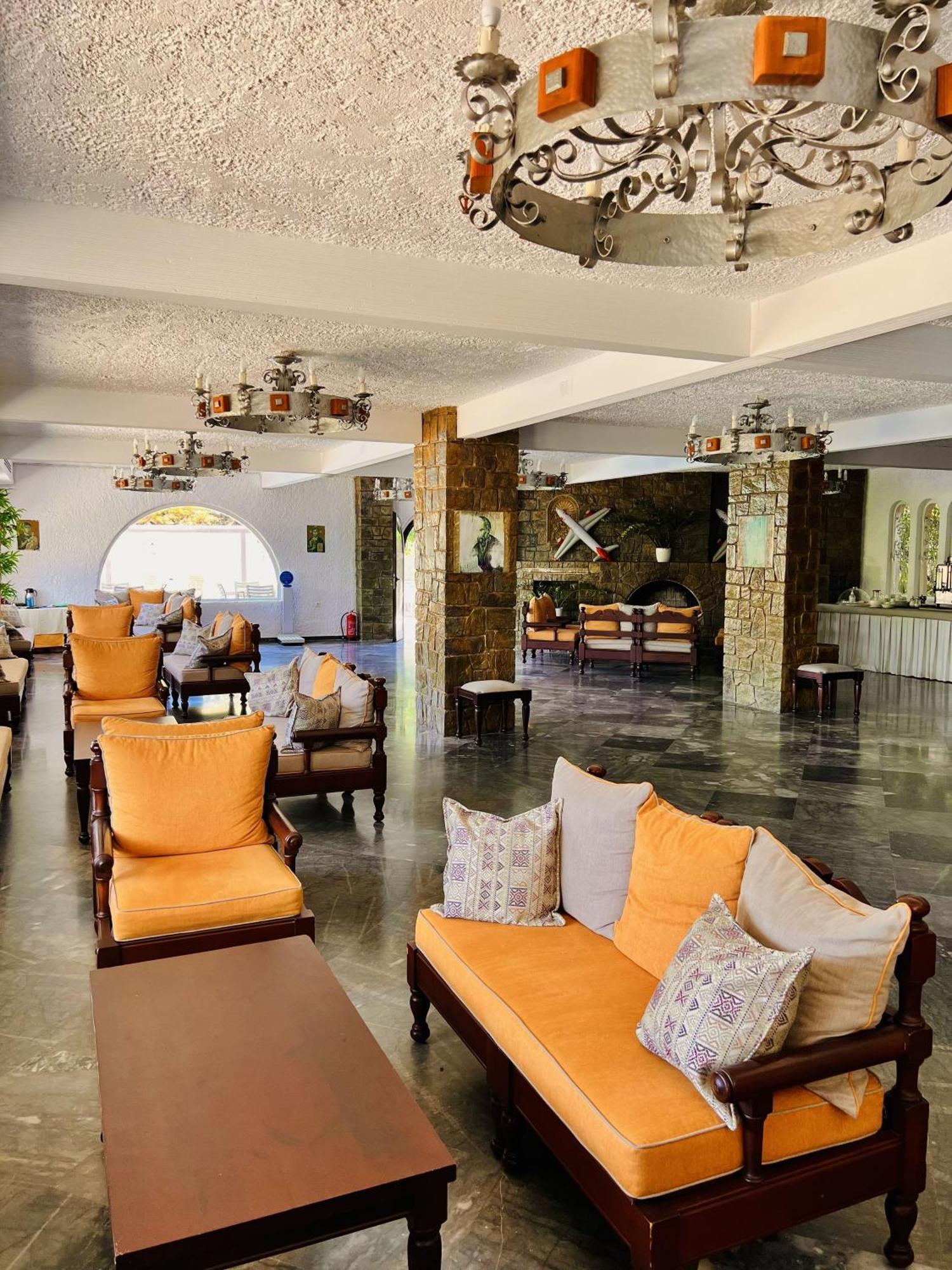 Karteros Hotel エクステリア 写真