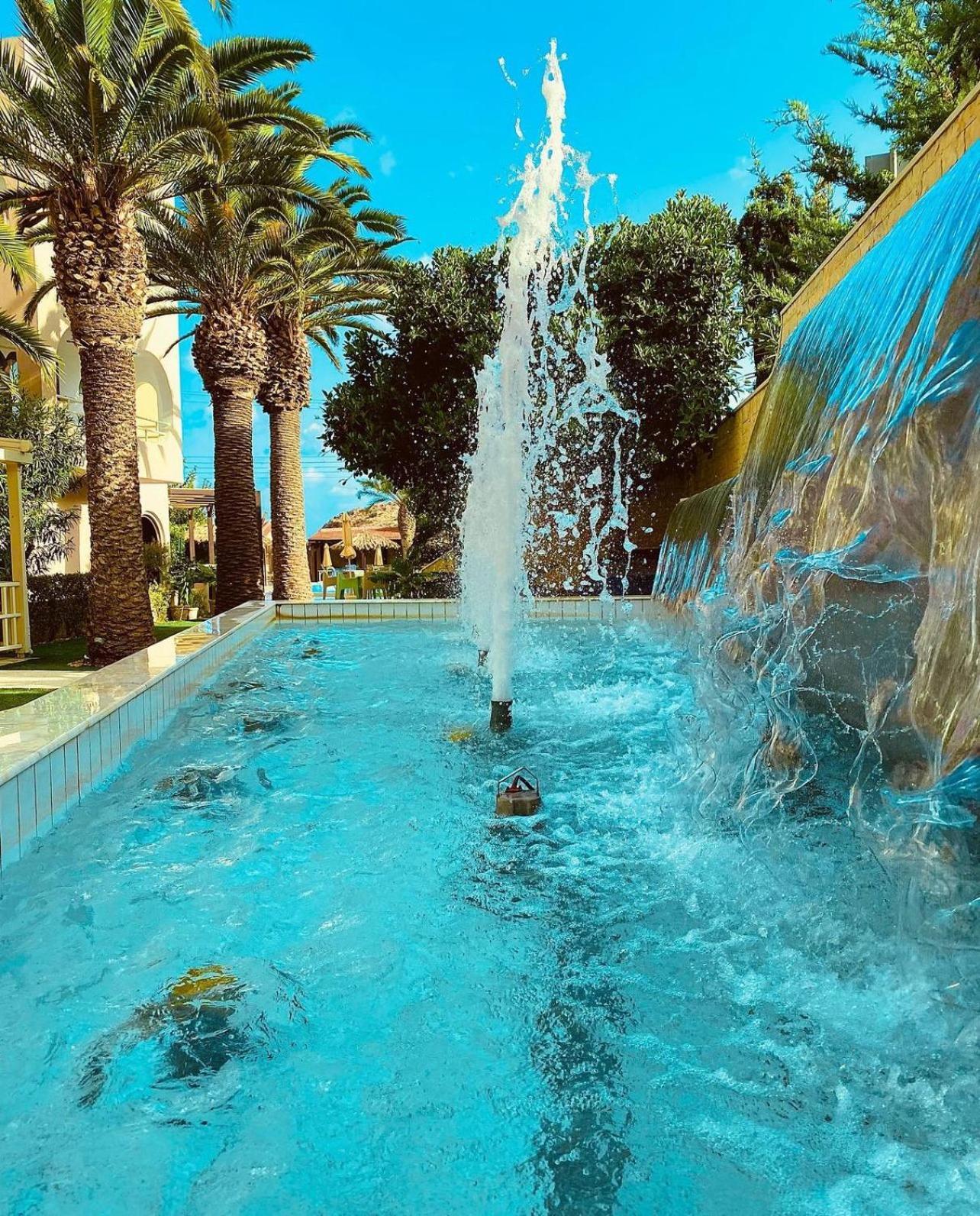 Karteros Hotel エクステリア 写真