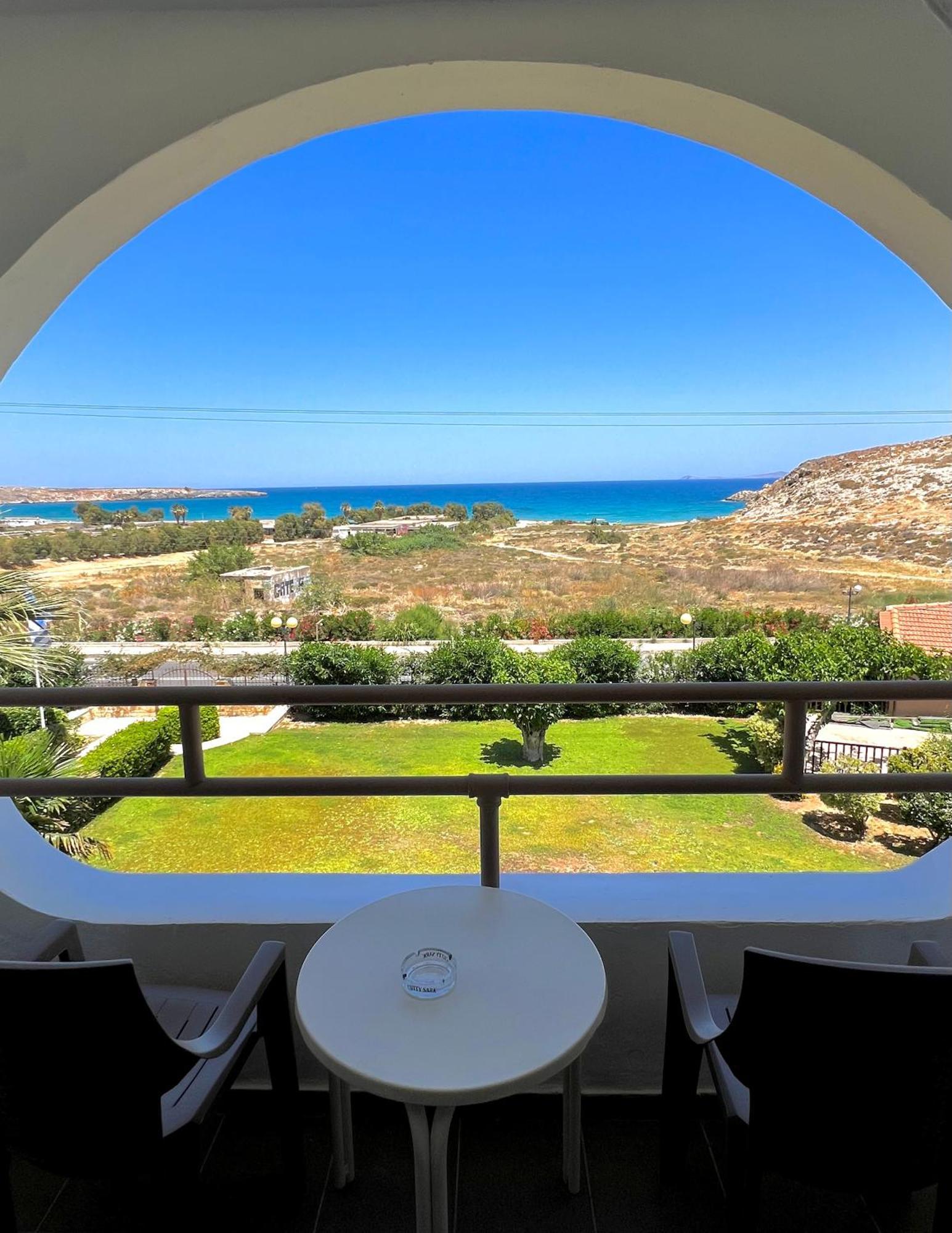 Karteros Hotel エクステリア 写真