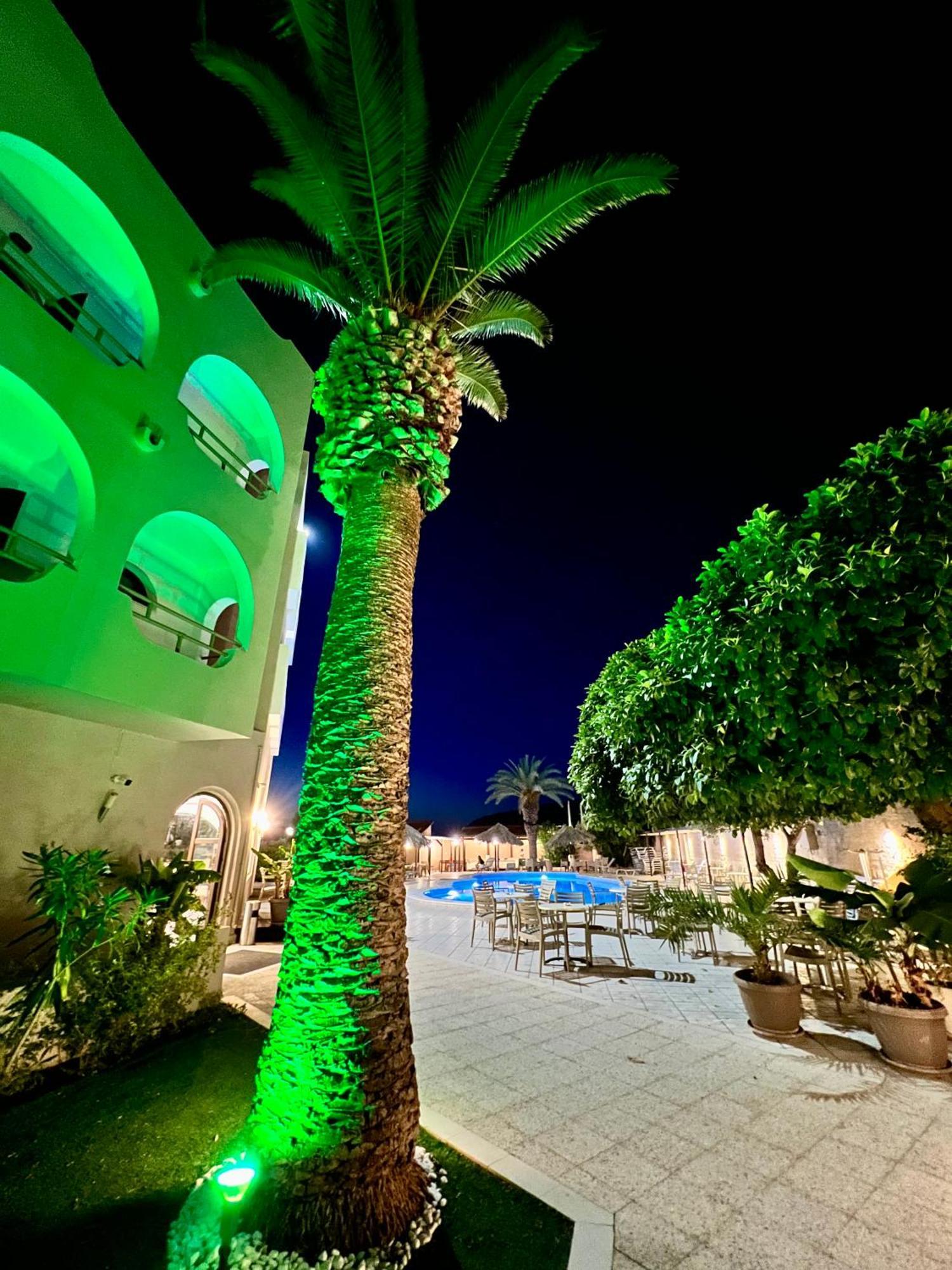 Karteros Hotel エクステリア 写真